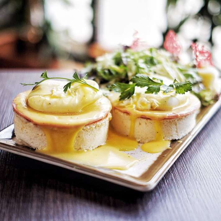 EGG BENEDICT SOUFFLE PANCAKE YAKITATE